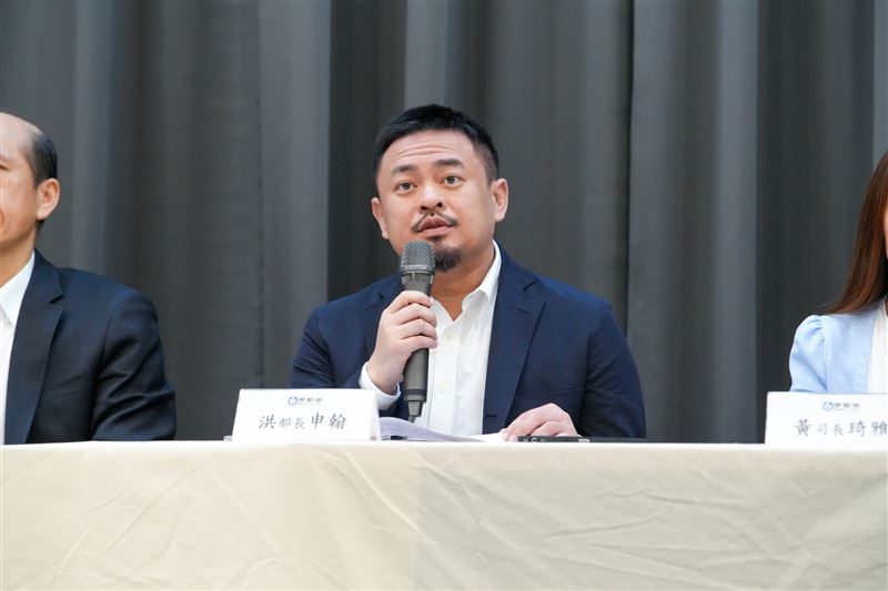 大罷免投票前夕,勞動部長洪申翰發文表態。(圖/翻攝自洪申翰臉書)
