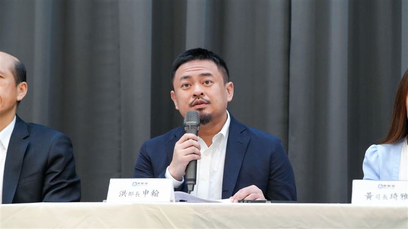 洪申翰千字文挺罷免　斥藍白架空憲政機關