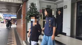 詐團內鬨車手被同夥搶後還被車撞。（圖／翻攝畫面）