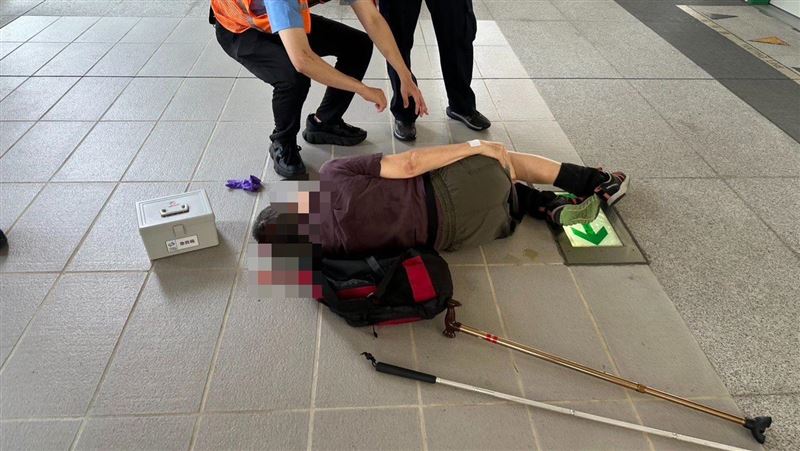 台中76歲視障翁等捷運　突路倒撞頭濺血