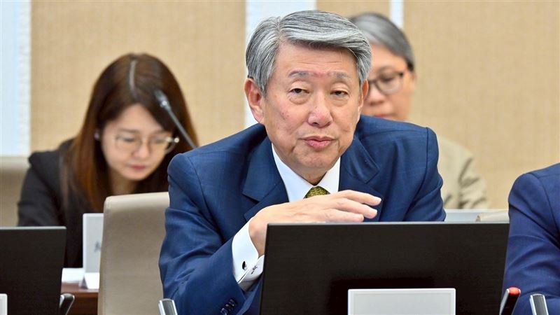 郭智輝說,除關稅與台幣匯率挑戰,對產業最重要是電價。(圖/行政院提供)