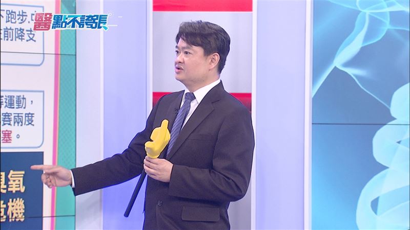 心臟內科醫師林謂文(右)警示,夏天心梗有一個關鍵危機是比冬天更危險的,就是症狀與中暑很容易搞混(圖/醫點不誇張提供)