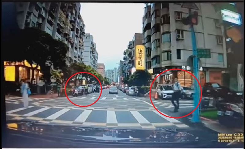 北市駕駛未禮讓行人。(圖/翻攝自Wowtchout - 地圖型行車紀錄器分享平台IG帳號)