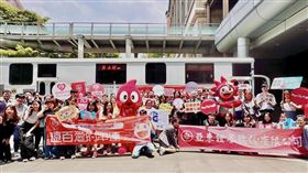 遠百熱血相挺捐血還能逛市集（業配勿用）