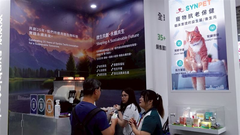 生合主題展區「好菌食光屋」，重現生合生物從菌株篩選到臨床驗證的研發軌跡。（圖／生合生技提供）
