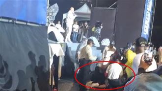 新／館長致詞遭撒冥紙！搗亂男身份曝光