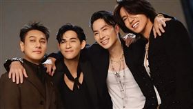 朱孝天又突襲式曬出四人當天合體的帥照，瞬間引爆全網回憶殺。（圖／翻攝自threads）