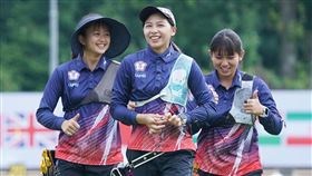 台灣世大運射箭反曲弓女團李采璇、郭紫穎、風佑築。（圖／大專體總提供）
