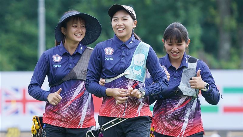 台灣世大運射箭反曲弓女團李采璇、郭紫穎、風佑築。（圖／大專體總提供）