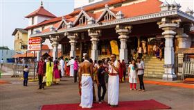 印度瑪斯塔拉神廟爆出驚人的大宗滅屍醜聞。（圖/翻攝自X）