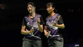 台灣女雙宋祐媗／鄭宇倢則是在女雙4強以15：9、15：7直落二收拾日本女雙中出堇（ 中出すみれ）／田邊裕美，闖進金牌戰。（圖／大專體總提供）