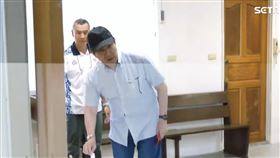 大罷免首波24席國民黨立委罷免案將在今天（26日）登場，前總統馬英九上午8時許現身北市第8選區（文山區全區、中正區10里）中華衛理公會平安堂，參與賴士葆罷免案投票。馬英九表示「投票有信心，每一次投票都有信心，感覺很好。」