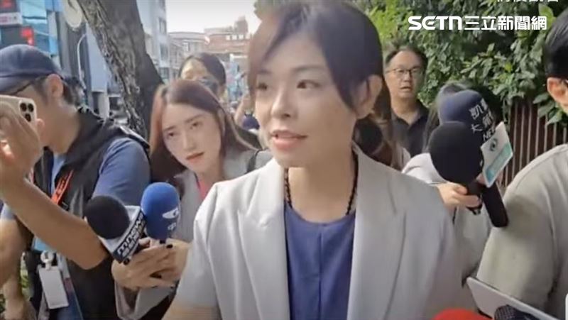 高虹安一早現身投票，看起來氣色不錯