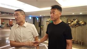 ▲基隆市長謝國樑與林沛祥同時現身，林沛祥5分鐘完成投完票迅速離開。（圖／記者鍾志鵬攝影）