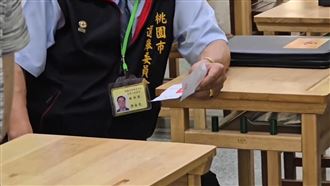 疑因蓋錯章氣炸!桃園民眾「怒撕選票」