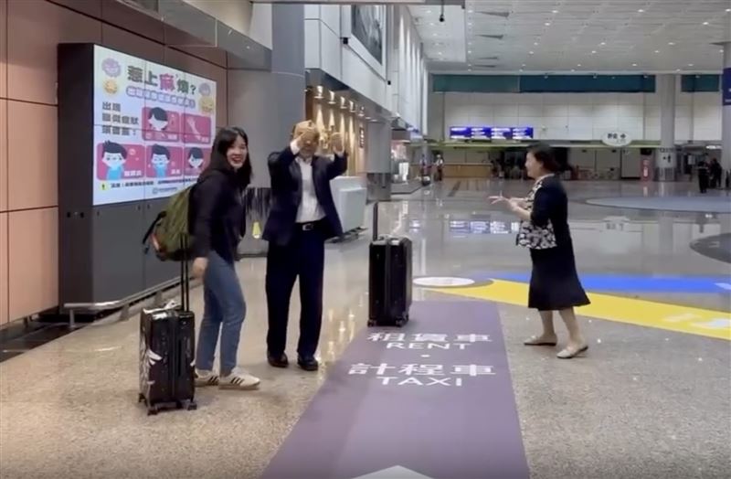 蘇貞昌接機讓女兒意外曝光。（圖/蘇貞昌threads）