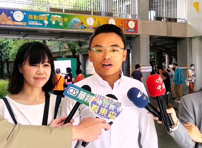 國民黨立委洪孟楷投票後接受媒體聯訪表示,看到各地投票的人很多,希望大家一起努力讓台灣更好