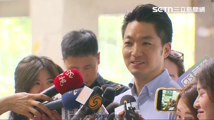 蔣萬安前往投開票所投票，並接受媒體聯訪。（圖／翻攝畫面）