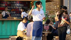 利特展現親民魅力寵粉無限。（圖／客家台提供）