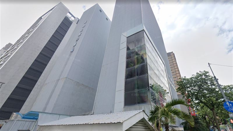 新北板橋區莊敬立體停車場也傳出多輛車受困至今都沒辦法開出來。（圖／翻攝google map）