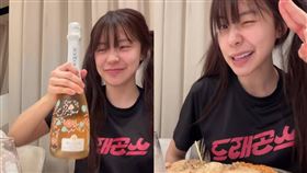 李多慧深夜素顏吃播。（圖／翻攝自Threads）