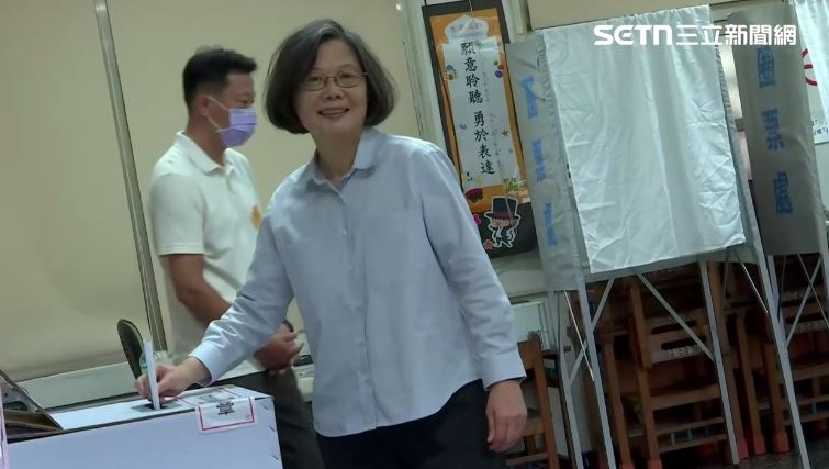 蔡英文投罷免票。（圖／記者劉秀敏攝影）