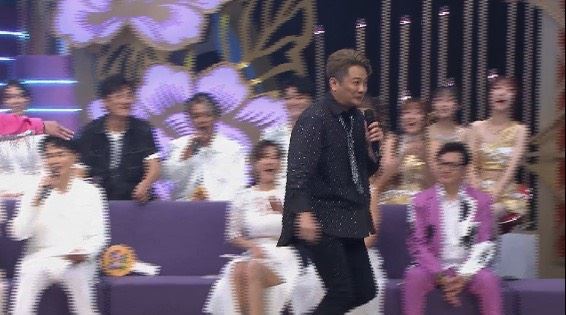 蔡佳麟講評一半突離開現場。(圖/民視提供)