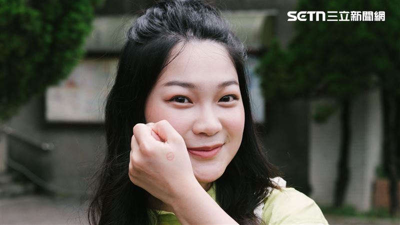 阿美完成投票！坦言差點哭：一路上好辛苦