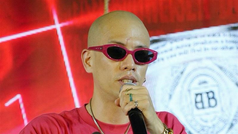 歌王童年遭霸凌　父三度中風險斷音樂路