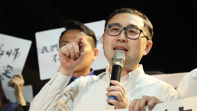 面對網友的留言,廖先翔也不干示弱回覆「原來假新聞真的有死忠的受眾!」(圖/翻攝自廖先翔臉書)