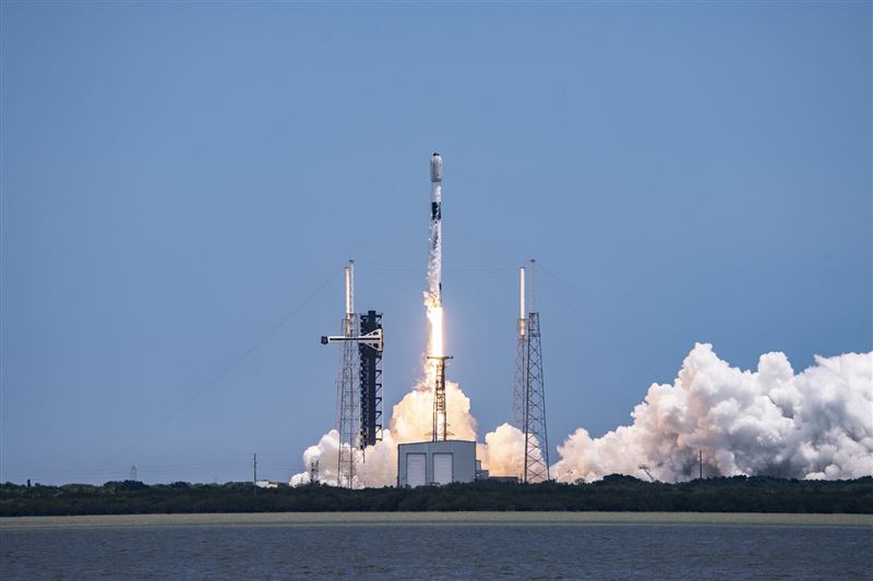 五月,SpaceX在美國佛州發射Starlink衛星。(圖/翻攝自X平台 @SpaceX)
