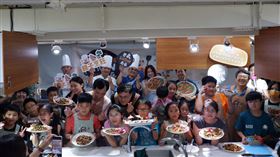 爸氣Show廚藝 親子烹飪同樂會。(圖/大同區公所提供)