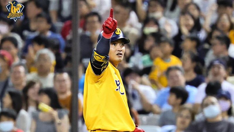 &nbsp;中職36年例行賽，中信兄弟一壘手滿壘擊出安打。（圖／中信兄弟球團提供）