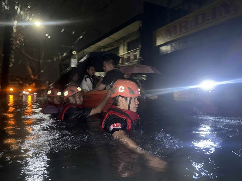 菲律賓連日豪雨成災，已釀30死7失蹤。（圖／翻攝自X平台 @@IFRCAsiaPacific）