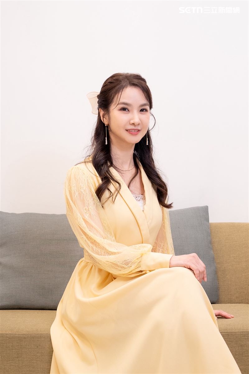 陳小菁自嘲是「跪著拖地的婦人」。(圖/記者趙于瑩攝影)