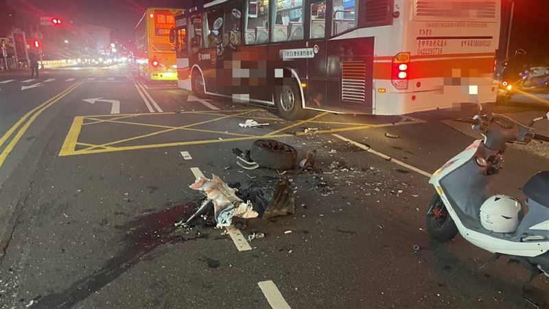 28歲男「逆向超車」撞公車！對撞畫面曝光