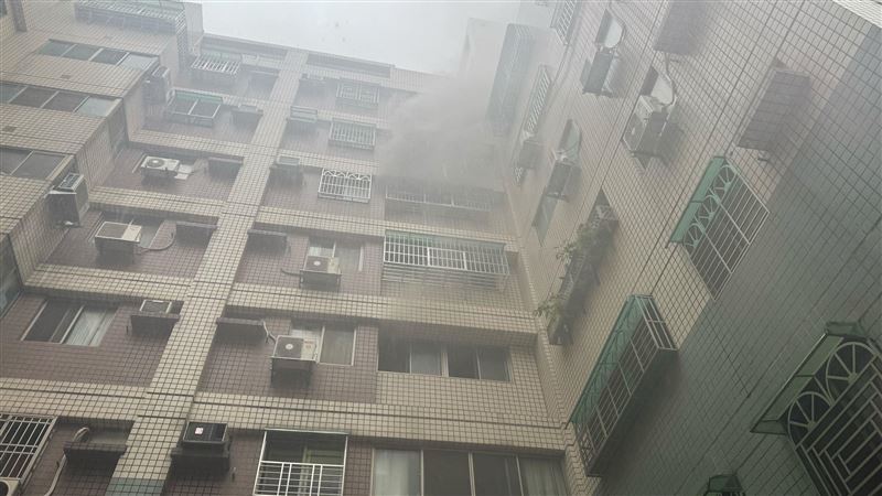 新／台中某大樓廚房起火！急疏散5名住戶