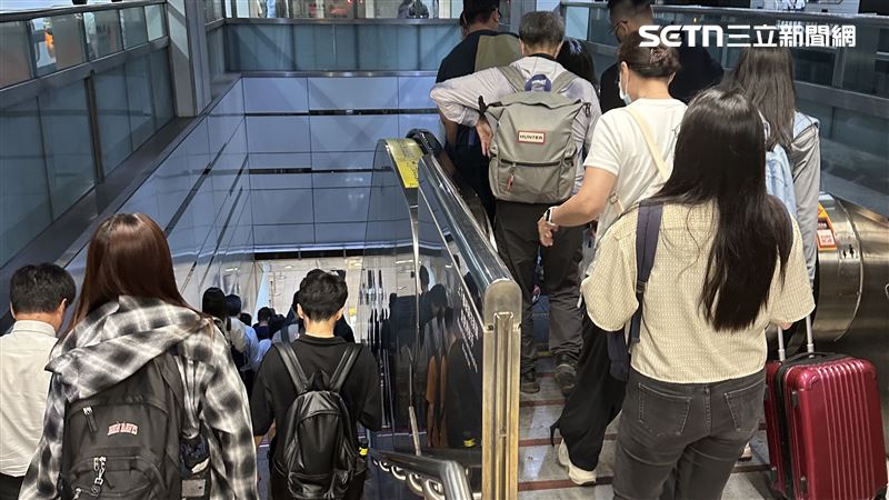 台北37歲陳姓男碩士為「潑精慣犯」去年對搭乘捷運的女乘客下手，遭判2個月有期徒刑。（示意圖／記者陳弘逸攝影）