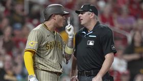 ▲教士球星馬查多（Manny Machado）27日2度遭觸身球砸。（圖／美聯社／達志影像）