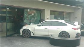 尋仇？台中又傳咖啡店遭衝撞　店家急澄清