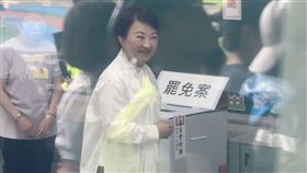 台中首現身！「藍營一姐」盧秀燕完成投票