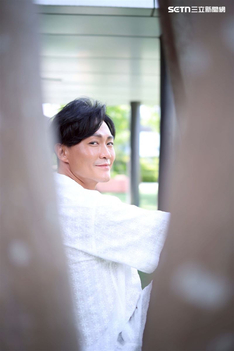 林俊逸接受三立新聞網專訪。(圖/記者鄭孟晃攝影)