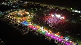 【基隆浪曲】首日湧入逾6萬人   告五人、家家、高爾宣  接力開唱（業配勿用）