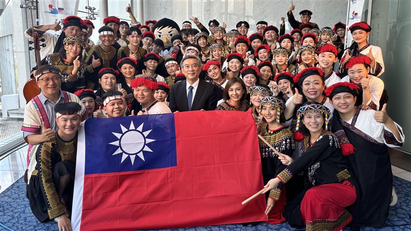 來自高雄的尼布恩合唱團27日高分奪得民謠組金牌。(圖/中央社)