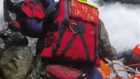 雙龍瀑布,翻滾流,五峰,教練（圖／翻攝畫面）