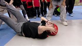 胡瓜闖關倒地（圖／民視提供）