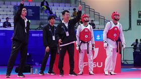 跆拳道對打教練蘇泰源（中）。（圖／大專體總提供）