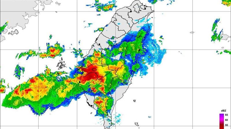 10縣市豪雨特報 嘉義凌晨狂炸破200毫米
