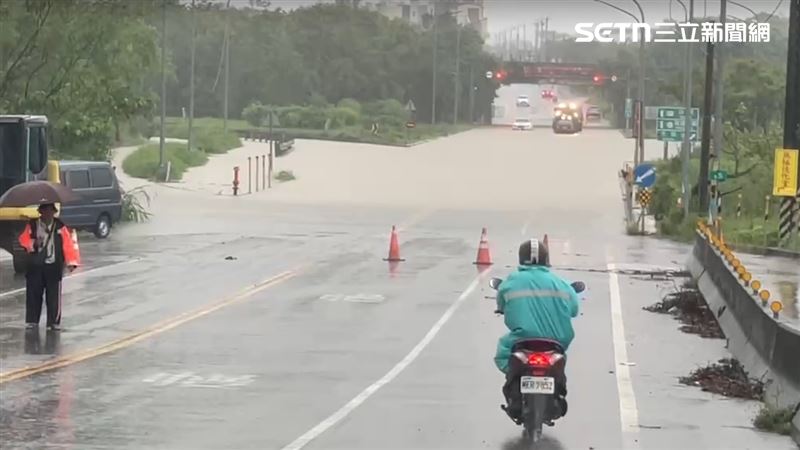 新／大豪雨狂炸…台82線1交流道淹水封閉