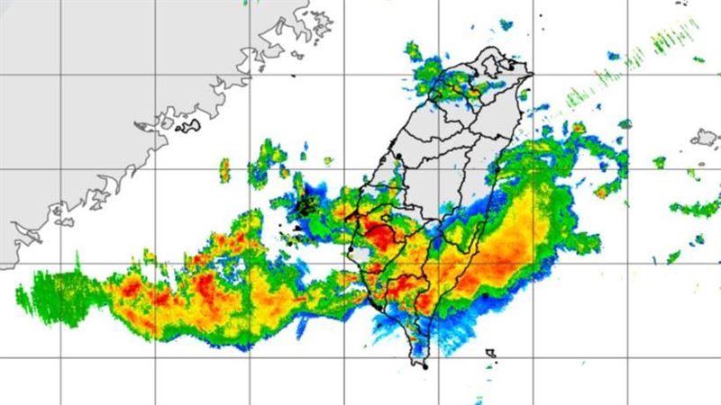 雨彈狂炸中南部！28日各縣市停班課一覽